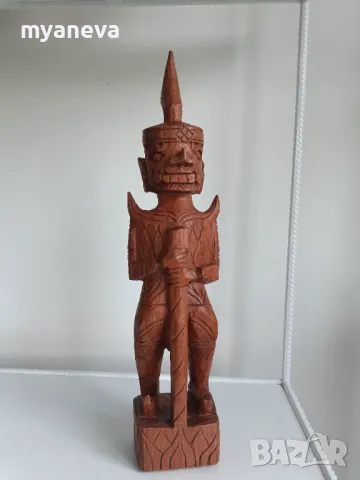 Vintage тайландска дърворезба на Якша , вид природен дух