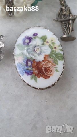 Стари брошки Гривна и ДРУГИ, снимка 2 - Бижутерийни комплекти - 53639928