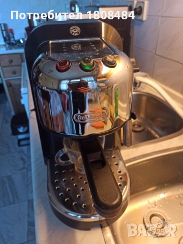 Кафемашина Делонги с ръкохватка с крема диск, работи перфектно и прави страхотно кафе с каймак , снимка 4 - Кафемашини - 41282242