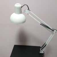 Лампа за маникюр , снимка 1 - Настолни лампи - 36063401