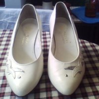Дамски обувки ,естествена кожа  ,цвят бял и черен ,нови , снимка 4 - Дамски елегантни обувки - 41842631