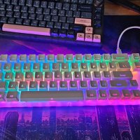 Механична RGB клавиатура за компютър 65% Womier Gateron Brown gaming keyboard геймърска светеща, снимка 2 - Клавиатури и мишки - 44354633