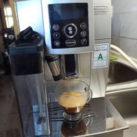 Кафеавтомат Делонги Капучино с кана, работи отлично и прави хубаво кафе с каймак и капучино , снимка 3 - Кафемашини - 42521408