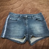 Три чифта дънкови панталони, снимка 4 - Детски къси панталони - 41537004