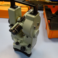Теодолит оптичен 3Т2КП, снимка 4 - Резервни части за машини - 36375354