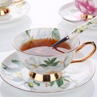Изящен комплект за чай или кафе от костен порцелан - 3 части, снимка 2 - Чаши - 34528308