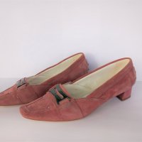 Дамски обувки, № 38, естествен велур, неразличими от нови, снимка 1 - Дамски ежедневни обувки - 42325341