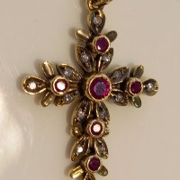 Златен кръст с рубини и брилянти уникат, снимка 2 - Колиета, медальони, синджири - 39145865
