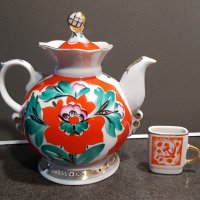 Декоративен руски чайник, ръчно рисуван от 1970г., снимка 1 - Антикварни и старинни предмети - 41634511