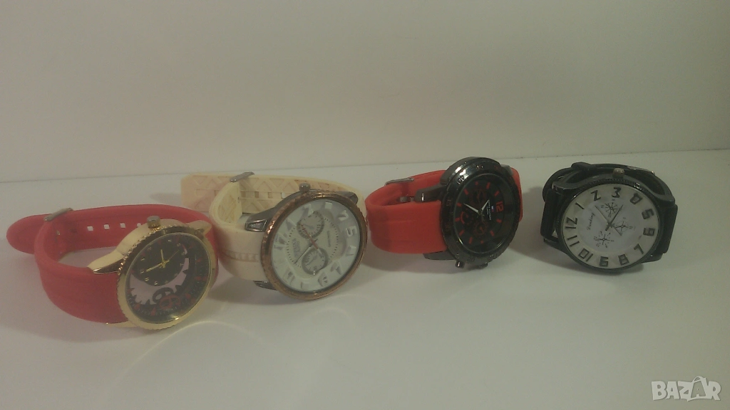 Лот 4 големи часовника с гумени каишки, снимка 1