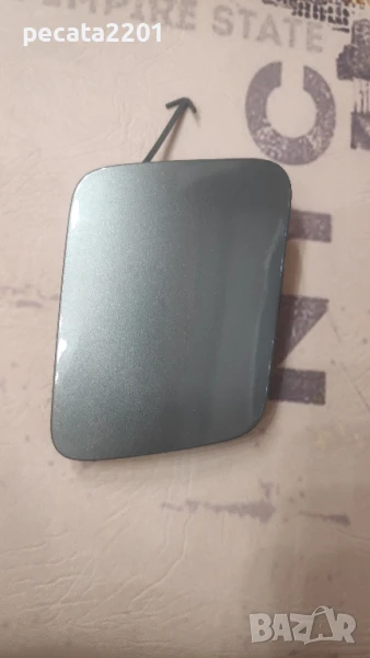 Продавам - оригинална дясна капачка теглич в предна броня за Toyota Rav 4 III 2005-2008, снимка 1