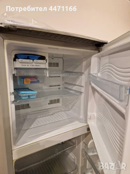 Хладилник SHARP, снимка 1