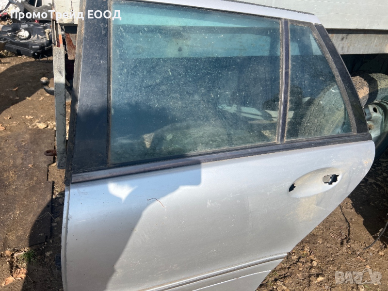 Задна лява врата Mercedes CKlassa W203 комби Мерцедес W203 , снимка 1