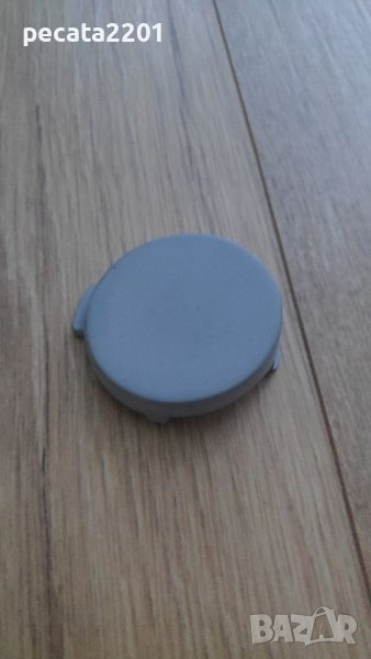 Продавам - оригинално капаче теглоч предна броня Голф 6, снимка 1