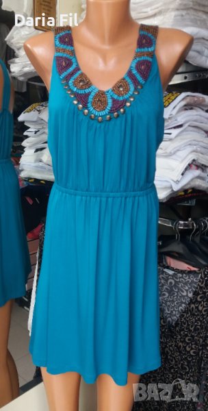 Рокля в цвят петролио с обшито с мъниста деколте, снимка 1