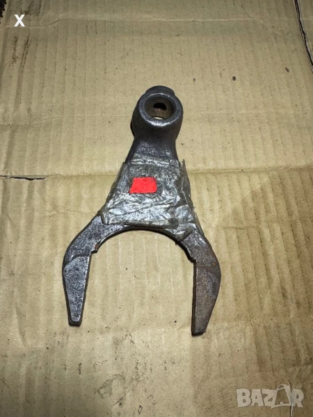 ВИЛКА ЗАДНА ПРЕДАВКА КПП ТРАКТОР ЮМЗ НОВА ОРИГИНАЛНА, снимка 1