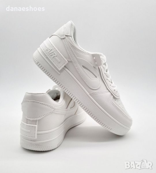 Дамски сникърси в бяло AIR, снимка 1