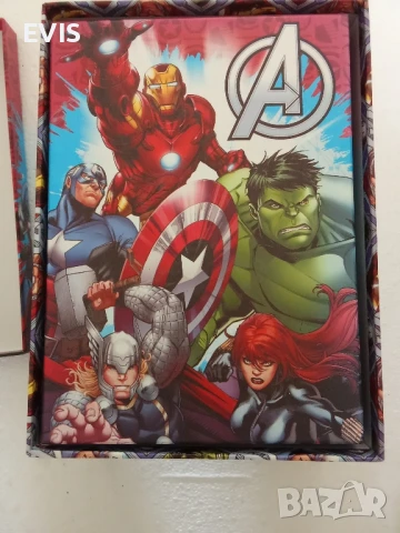 Продавам комплект от 3 картонени кутии с дизайн Marvel 🦸‍♂️🦸‍♀️