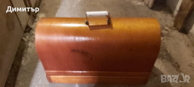 продавам стара  руска шевна машина с кутия , снимка 11 - Шевни машини - 10968320