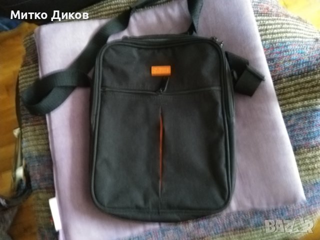 Тръст маркова чанта от промазан плт за през рамо нова 30х23х5см