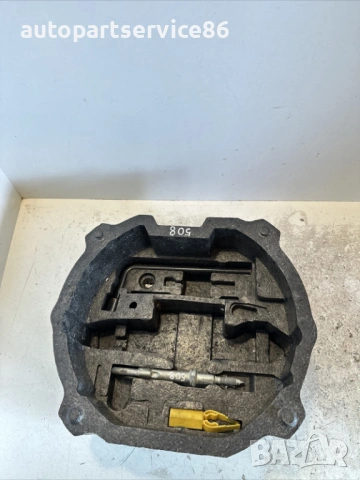 Комплект инструменти и крик за резервна гума за Peugeot 508 1.6 HDI (2012) 9681838080