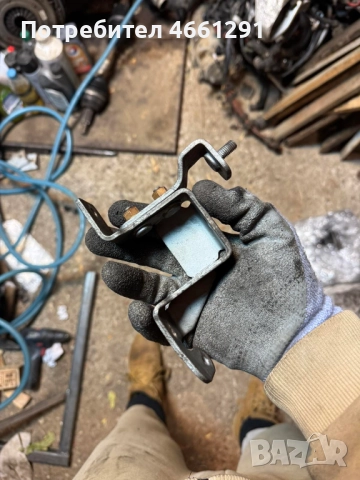 Планка за двигател на Мерцедес Mercedes 2.2Cdi само за 10лв. A2044901140, снимка 2 - Части - 52545445