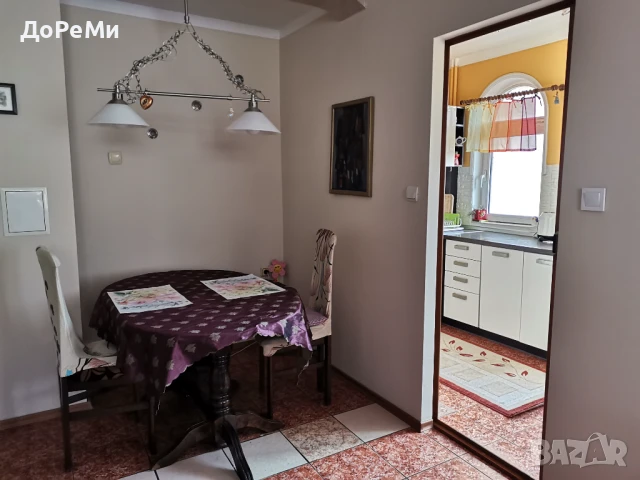 Напълно ОБЗАВЕДЕН апартамент с ГАРАЖ и  ДВОРНО място, снимка 5 - Апартаменти - 51330615