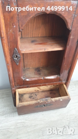 Стар дървен шкаф за стена, снимка 4 - Антикварни и старинни предмети - 53350180