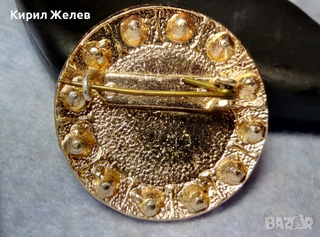 ЕМАЙЛИРАНА ПОЗЛАТЕНА ВИНТИДЖ СТИЛ БРОШКА с БЛЕСТЯЩИ БОХЕМСКИ КРИСТАЛИ 20348, снимка 4 - Други - 51279600