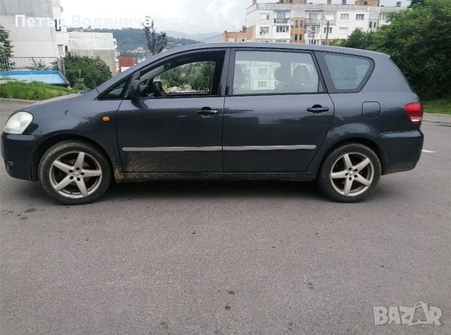 Тойота Авенсис Версо Д4Д Toyota Avensis verso D4D Дата на производство - май 2004г. Тип двигател - Д, снимка 3 - Автомобили и джипове - 41582949
