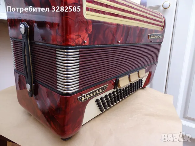 Акордеон Велтмайстер Гигантили 80 баса, снимка 3 - Акордеони - 48589438