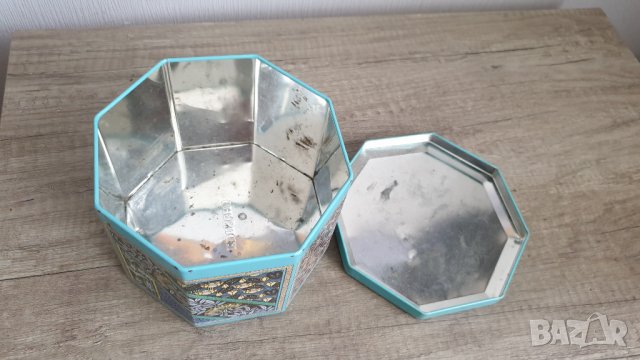 Стара ламаринена кутия, снимка 5 - Антикварни и старинни предмети - 42650656