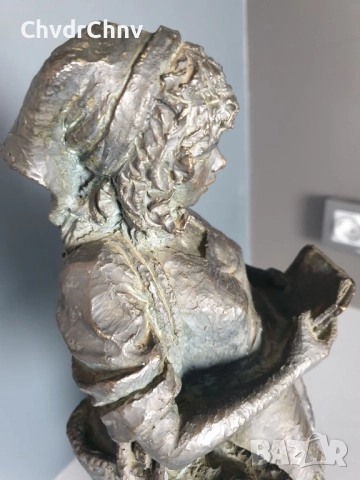 Josep Bofill статуетка резин 45см-6кг/испанска скулптура/фигура на четящо момиче с чанта и книга, снимка 7 - Статуетки - 52956849