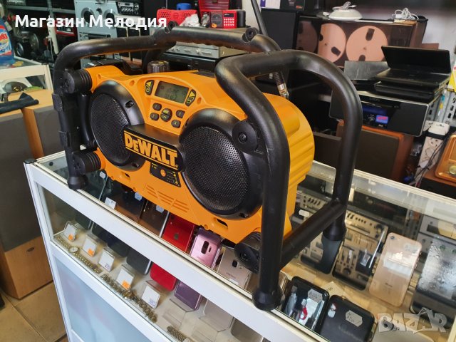 Строително радио DeWALT DC011-GB/QW В отлично техническо и визуално състояние., снимка 10 - Радиокасетофони, транзистори - 42460052