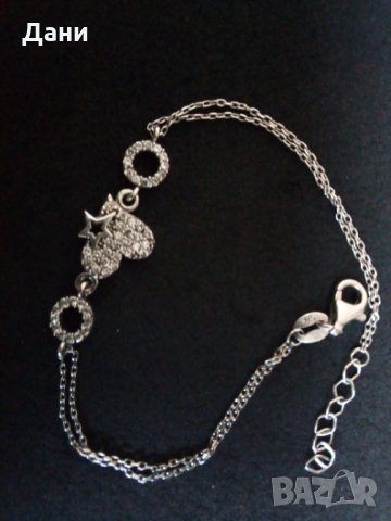 Сребърна гривна със сърце с бели кристали