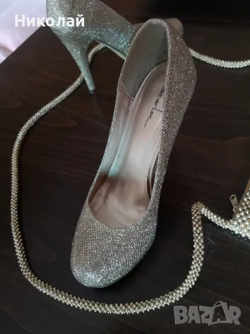 Дамски златисти луксозни обувки с подходяща чантичка, снимка 6 - Дамски обувки на ток - 50152553