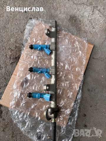 Инжектори Ярис 1.0i, снимка 2 - Части - 52623171