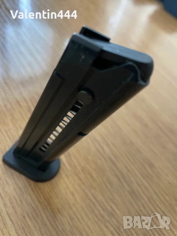 Пълнител за пистолет „Sig Sauer“ -  Mosquito - кал. 22 LR, снимка 5 - Бойно оръжие - 53871361