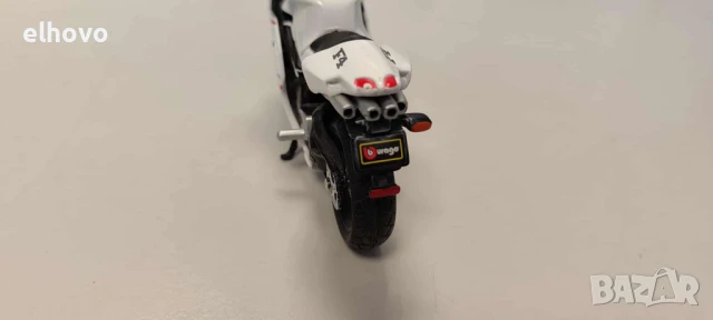 Мотор MV Agusta F4  Burago - Мащаб 1:18, снимка 4 - Колекции - 50765373