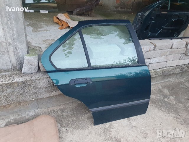 Задна дясна врата за бмв е36 седан Boston grun 275, снимка 2 - Части - 42005582