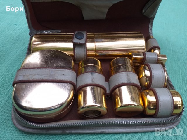 Стар мъжки несесер