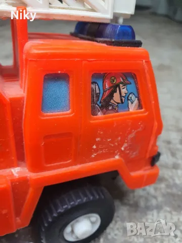 Колекционерска играчка пожарна , снимка 2 - Колекции - 49695348