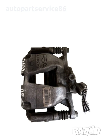 Преден десен спирачен апарат за Peugeot 3008 1.2T (2022) 65000км 77Tgx
