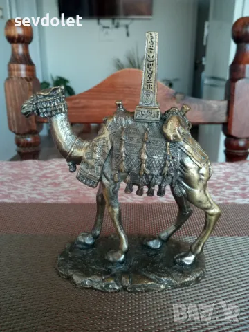 Стилно и красиво произведение., снимка 1