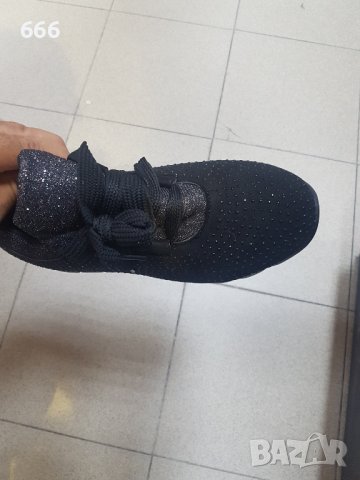 Обувки, снимка 3 - Дамски ежедневни обувки - 42031067