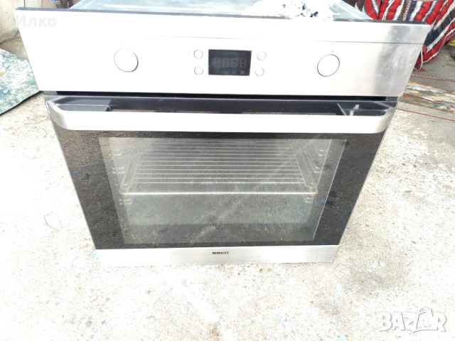 Фурна за вграждане Beko.