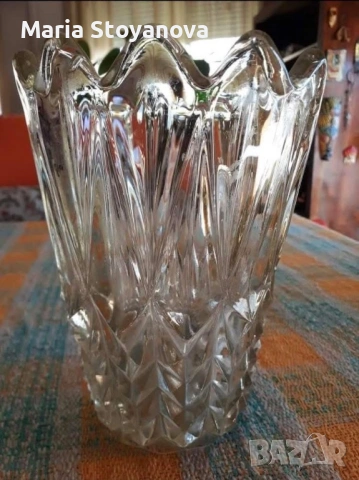 Стъклена ваза