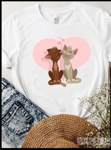 Тениска с щампа LOVELY CATS