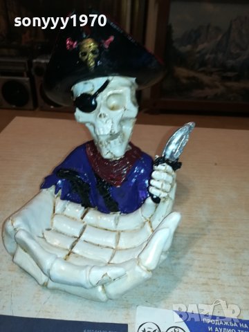 Декоративен пепелник във формата на скелет пират 1308231050, снимка 9 - Колекции - 41840558