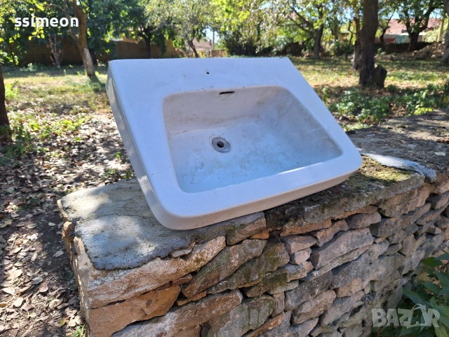 Продавам порцеланова мивка.